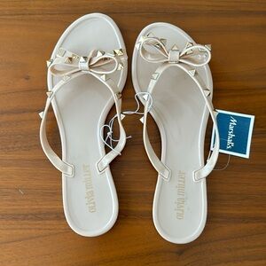 NWT Olivia Miller nude sandals size 9 with bows and studs
